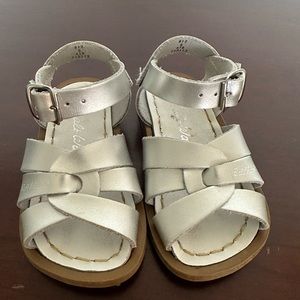 Hoy Original Salt Water Sandal Silver Toddler 5
